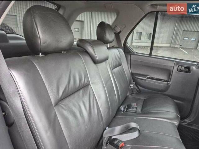 Серый Опель Фронтера, объемом двигателя 2.2 л и пробегом 220 тыс. км за 1900 $, фото 9 на Automoto.ua