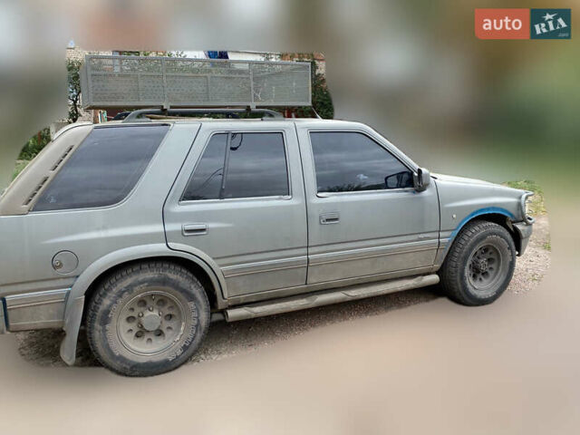 Сірий Опель Фронтера, об'ємом двигуна 2.4 л та пробігом 354 тис. км за 2200 $, фото 1 на Automoto.ua