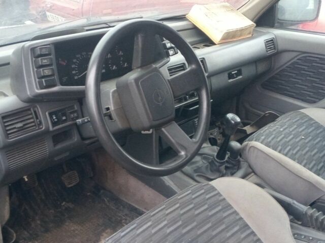 Серый Опель Фронтера, объемом двигателя 0 л и пробегом 230 тыс. км за 1550 $, фото 1 на Automoto.ua