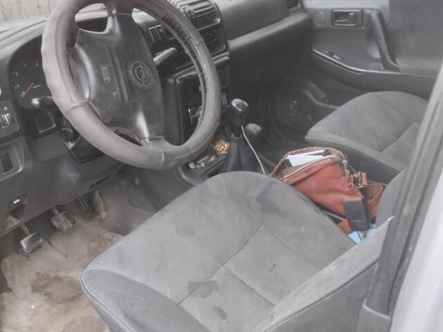 Опель Фронтера 1998 в Сумах на Automoto.ua Серый Опель Фронтера, объемом двигателя 2.2 л и пробегом 300 тыс. км за 4296 $, фото 4 на Automoto.ua