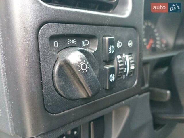 Серый Опель Фронтера, объемом двигателя 2.2 л и пробегом 250 тыс. км за 5290 $, фото 13 на Automoto.ua