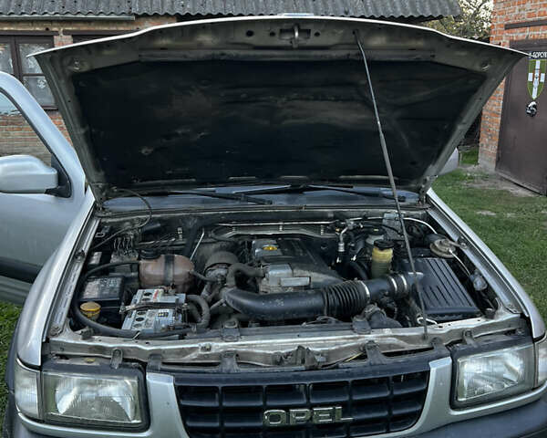 Серый Опель Фронтера, объемом двигателя 2.17 л и пробегом 186 тыс. км за 4900 $, фото 47 на Automoto.ua