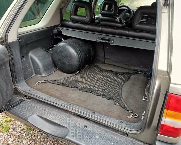 Серый Опель Фронтера, объемом двигателя 3.2 л и пробегом 350 тыс. км за 6000 $, фото 6 на Automoto.ua