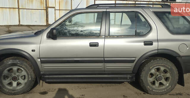 Сірий Опель Фронтера, об'ємом двигуна 0 л та пробігом 1 тис. км за 5000 $, фото 1 на Automoto.ua