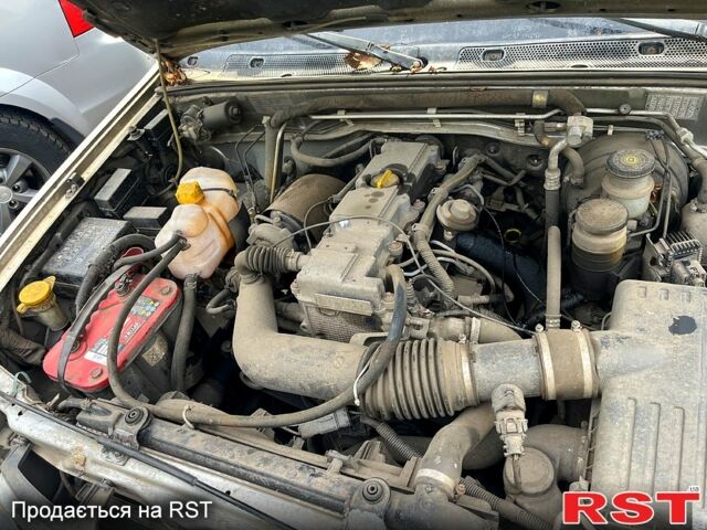 Серый Опель Фронтера, объемом двигателя 2.2 л и пробегом 500 тыс. км за 1500 $, фото 5 на Automoto.ua