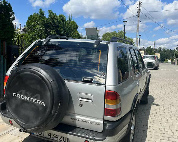 Серый Опель Фронтера, объемом двигателя 2.2 л и пробегом 250 тыс. км за 3750 $, фото 5 на Automoto.ua