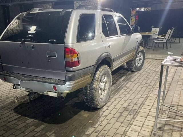 Серый Опель Фронтера, объемом двигателя 0 л и пробегом 100 тыс. км за 3400 $, фото 3 на Automoto.ua