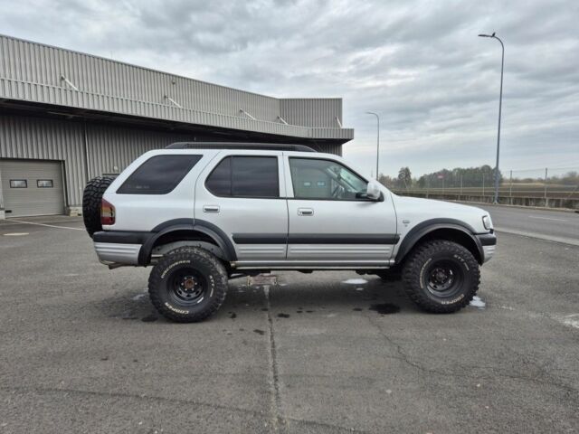 Серый Опель Фронтера, объемом двигателя 2.2 л и пробегом 124 тыс. км за 3400 $, фото 1 на Automoto.ua