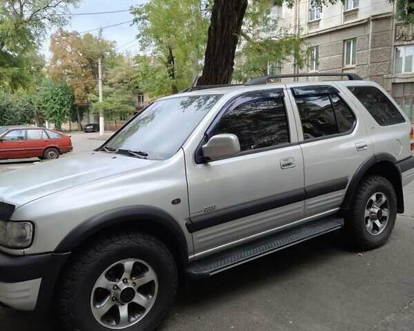 Сірий Опель Фронтера, об'ємом двигуна 2.2 л та пробігом 280 тис. км за 5000 $, фото 3 на Automoto.ua