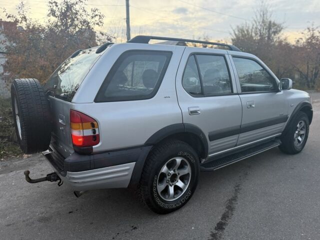 Серый Опель Фронтера, объемом двигателя 2.2 л и пробегом 258 тыс. км за 2600 $, фото 3 на Automoto.ua