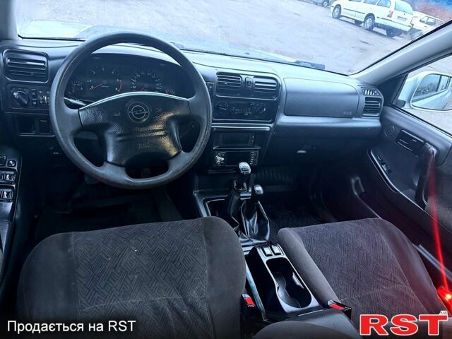 Серый Опель Фронтера, объемом двигателя 2.2 л и пробегом 286 тыс. км за 3100 $, фото 7 на Automoto.ua