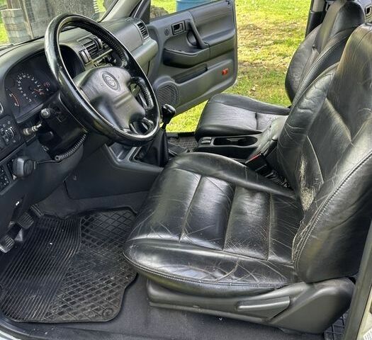 Серый Опель Фронтера, объемом двигателя 2.2 л и пробегом 283 тыс. км за 2000 $, фото 4 на Automoto.ua