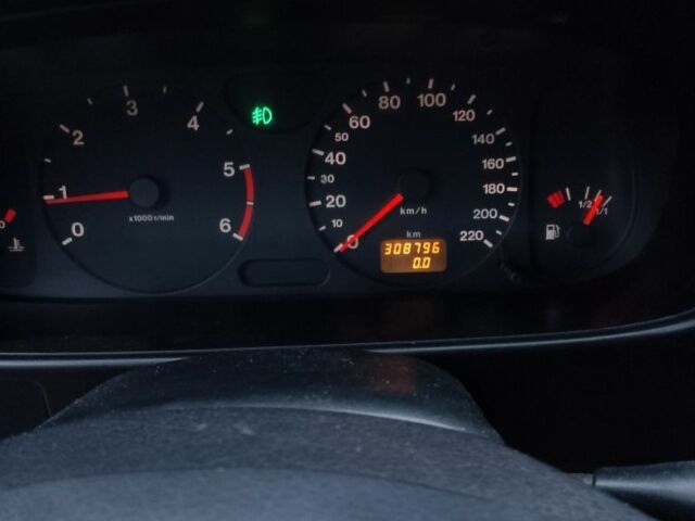 Серый Опель Фронтера, объемом двигателя 2 л и пробегом 308 тыс. км за 7000 $, фото 4 на Automoto.ua