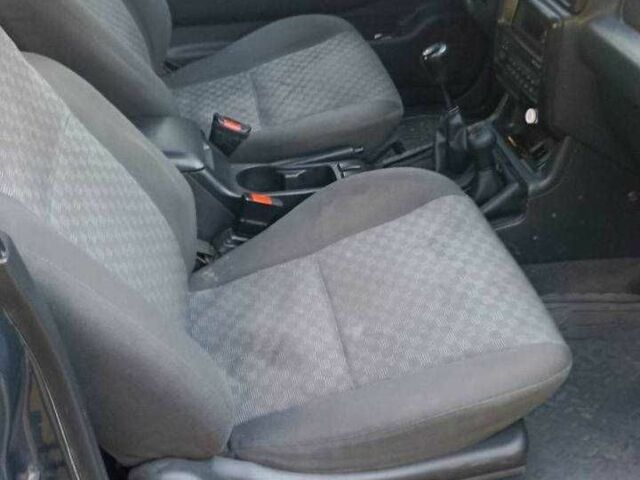 Серый Опель Фронтера, объемом двигателя 2.2 л и пробегом 280 тыс. км за 3316 $, фото 11 на Automoto.ua