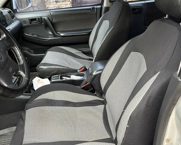 Сірий Опель Фронтера, об'ємом двигуна 2.2 л та пробігом 399 тис. км за 6500 $, фото 12 на Automoto.ua