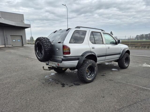 Серый Опель Фронтера, объемом двигателя 2.2 л и пробегом 227 тыс. км за 3700 $, фото 3 на Automoto.ua