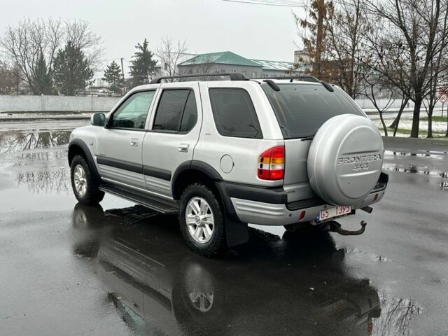 Серый Опель Фронтера, объемом двигателя 2.2 л и пробегом 260 тыс. км за 3850 $, фото 6 на Automoto.ua