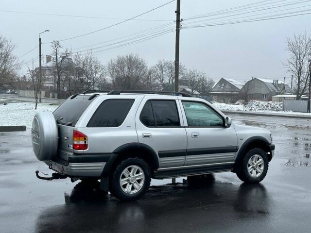 Серый Опель Фронтера, объемом двигателя 2.2 л и пробегом 260 тыс. км за 3850 $, фото 2 на Automoto.ua