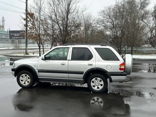 Серый Опель Фронтера, объемом двигателя 2.2 л и пробегом 260 тыс. км за 3850 $, фото 5 на Automoto.ua