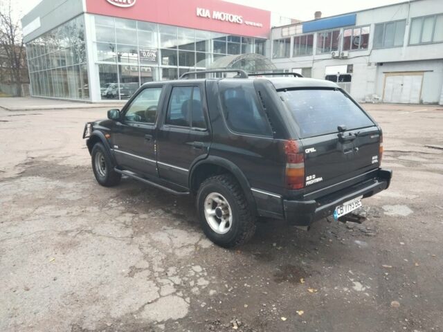 Синий Опель Фронтера, объемом двигателя 2.3 л и пробегом 260 тыс. км за 2500 $, фото 3 на Automoto.ua