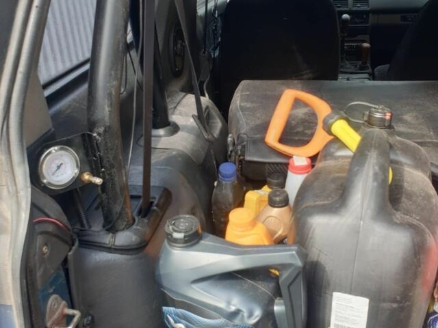 Синий Опель Фронтера, объемом двигателя 2.2 л и пробегом 336 тыс. км за 3000 $, фото 6 на Automoto.ua