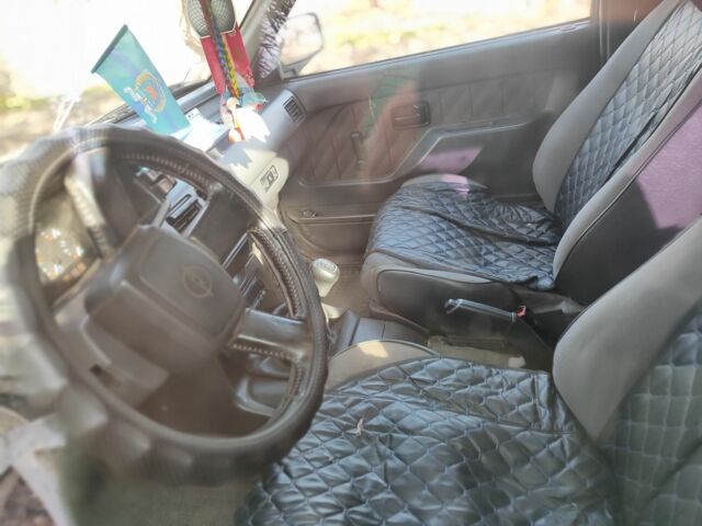 Синій Опель Фронтера, об'ємом двигуна 2 л та пробігом 300 тис. км за 2550 $, фото 5 на Automoto.ua