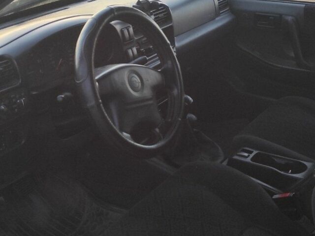 Зеленый Опель Фронтера, объемом двигателя 2.2 л и пробегом 280 тыс. км за 2261 $, фото 5 на Automoto.ua