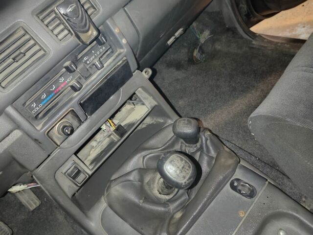 Зеленый Опель Фронтера, объемом двигателя 2 л и пробегом 25 тыс. км за 4000 $, фото 6 на Automoto.ua