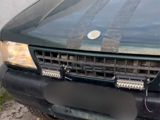 Зеленый Опель Фронтера, объемом двигателя 2.3 л и пробегом 270 тыс. км за 2400 $, фото 1 на Automoto.ua