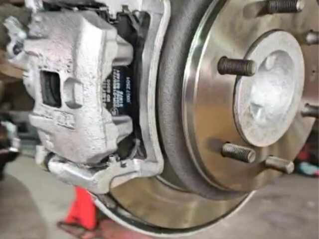 Зеленый Опель Фронтера, объемом двигателя 2.3 л и пробегом 270 тыс. км за 2400 $, фото 6 на Automoto.ua