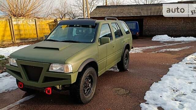 Зеленый Опель Фронтера, объемом двигателя 2.8 л и пробегом 400 тыс. км за 3000 $, фото 4 на Automoto.ua