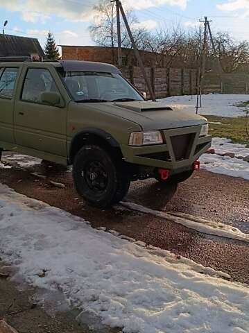 Зеленый Опель Фронтера, объемом двигателя 2.8 л и пробегом 400 тыс. км за 3000 $, фото 9 на Automoto.ua