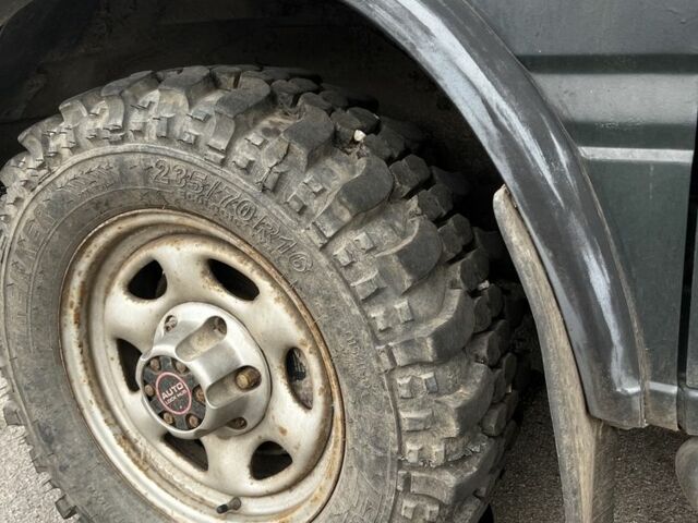 Зеленый Опель Фронтера, объемом двигателя 0 л и пробегом 300 тыс. км за 1919 $, фото 3 на Automoto.ua