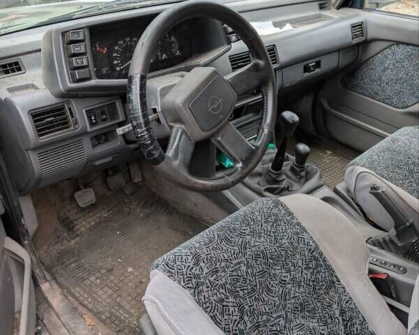 Зеленый Опель Фронтера, объемом двигателя 0 л и пробегом 225 тыс. км за 3800 $, фото 3 на Automoto.ua