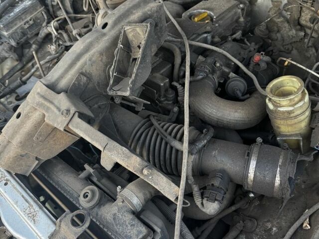 Зеленый Опель Фронтера, объемом двигателя 2.2 л и пробегом 250 тыс. км за 1300 $, фото 4 на Automoto.ua