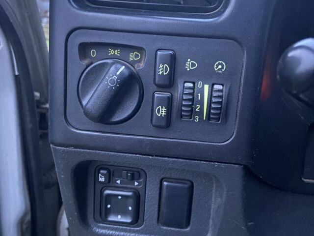 Зеленый Опель Фронтера, объемом двигателя 0 л и пробегом 3 тыс. км за 1894 $, фото 8 на Automoto.ua