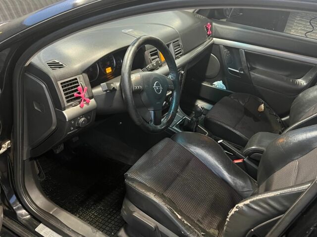 Черный Опель ГТ, объемом двигателя 2.2 л и пробегом 3 тыс. км за 2600 $, фото 6 на Automoto.ua