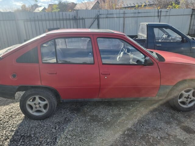 Красный Опель ГТ, объемом двигателя 1.6 л и пробегом 300 тыс. км за 400 $, фото 1 на Automoto.ua