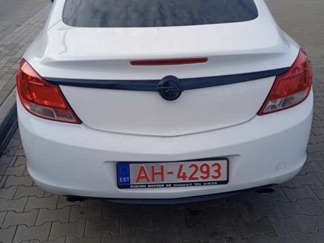 Белый Опель Инсигния, объемом двигателя 1.6 л и пробегом 158 тыс. км за 7500 $, фото 2 на Automoto.ua