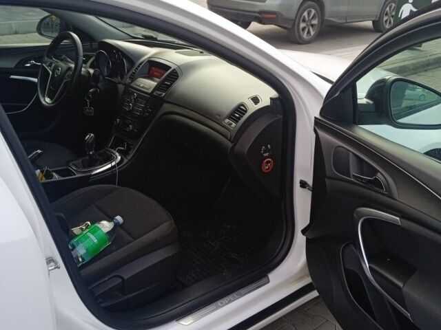 Белый Опель Инсигния, объемом двигателя 1.6 л и пробегом 158 тыс. км за 7500 $, фото 7 на Automoto.ua