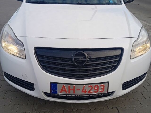 Белый Опель Инсигния, объемом двигателя 1.6 л и пробегом 158 тыс. км за 7500 $, фото 1 на Automoto.ua