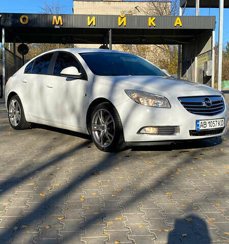 Белый Опель Инсигния, объемом двигателя 1.6 л и пробегом 200 тыс. км за 8000 $, фото 7 на Automoto.ua