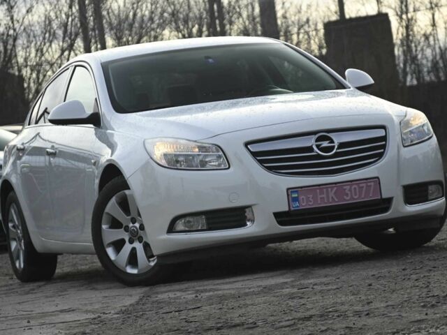 Білий Опель Інсігнія, об'ємом двигуна 1.8 л та пробігом 134 тис. км за 7700 $, фото 1 на Automoto.ua