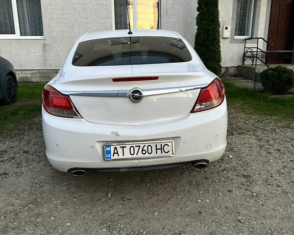 Белый Опель Инсигния, объемом двигателя 2 л и пробегом 265 тыс. км за 6500 $, фото 5 на Automoto.ua