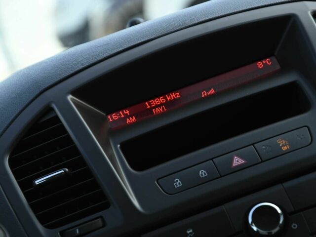 Белый Опель Инсигния, объемом двигателя 2.2 л и пробегом 134 тыс. км за 7800 $, фото 11 на Automoto.ua