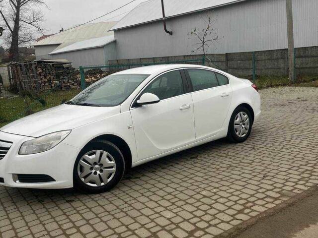 Белый Опель Инсигния, объемом двигателя 2 л и пробегом 274 тыс. км за 6500 $, фото 3 на Automoto.ua