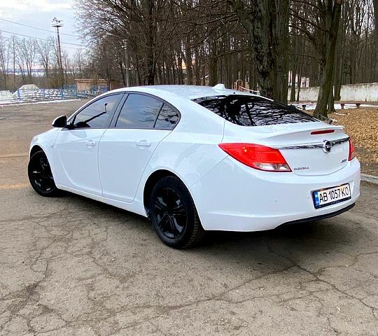 Белый Опель Инсигния, объемом двигателя 1.6 л и пробегом 0 тыс. км за 8200 $, фото 10 на Automoto.ua