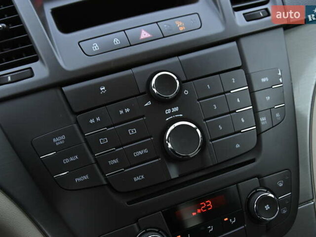 Белый Опель Инсигния, объемом двигателя 1.8 л и пробегом 134 тыс. км за 7700 $, фото 18 на Automoto.ua