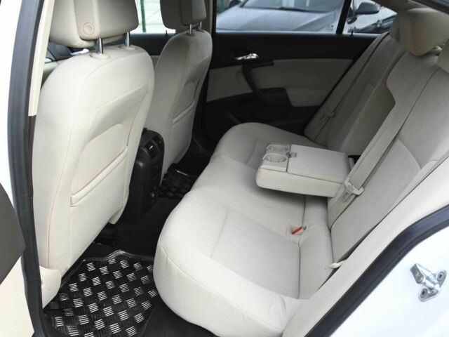 Білий Опель Інсігнія, об'ємом двигуна 1.8 л та пробігом 134 тис. км за 7700 $, фото 12 на Automoto.ua