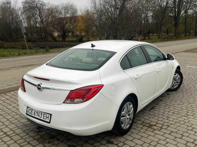 Белый Опель Инсигния, объемом двигателя 2 л и пробегом 274 тыс. км за 6500 $, фото 4 на Automoto.ua